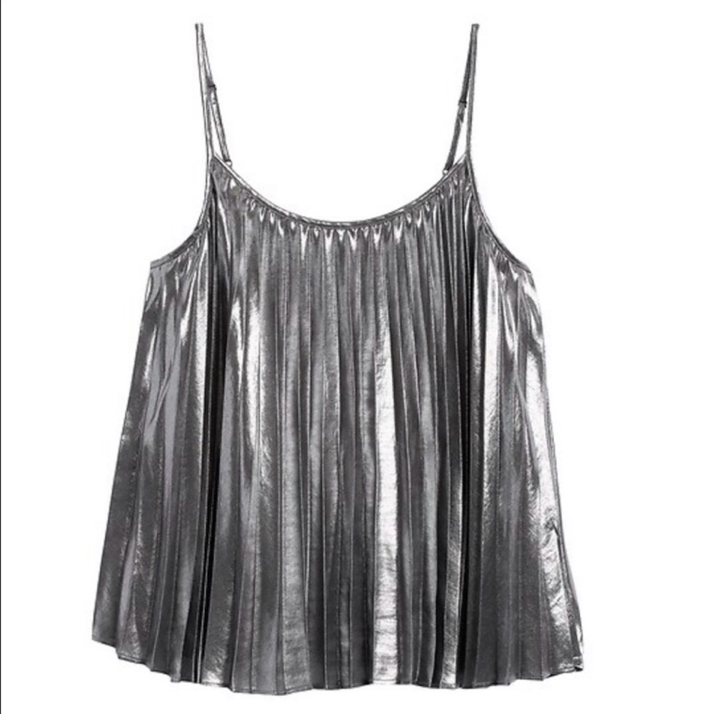 Metallic Pleated Tank Top - Picture 2 of 5